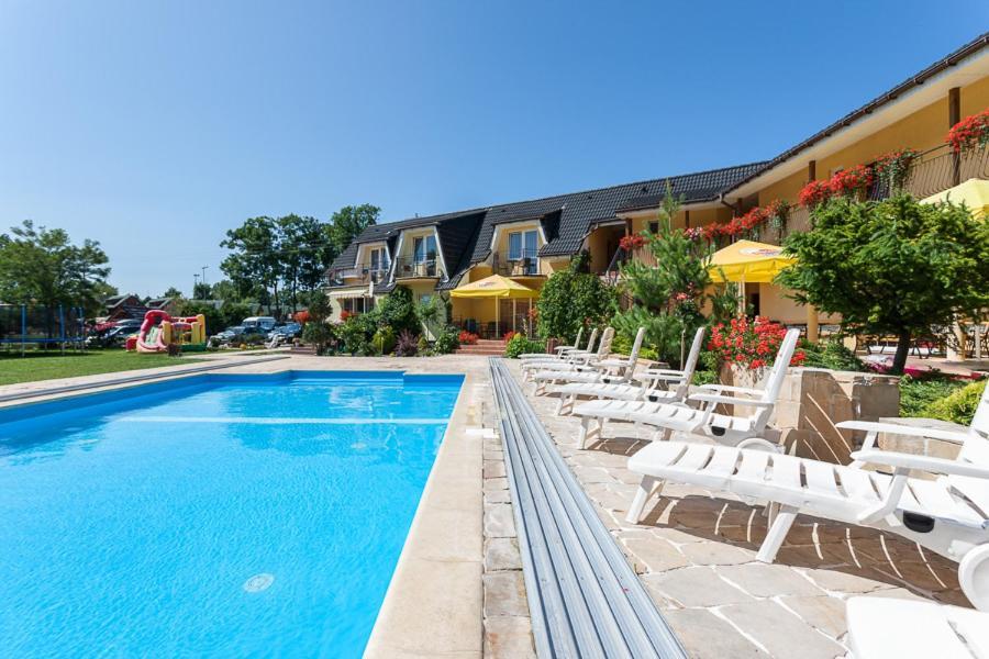 Perla Baltyku Hotell Pustkowo Exteriör bild